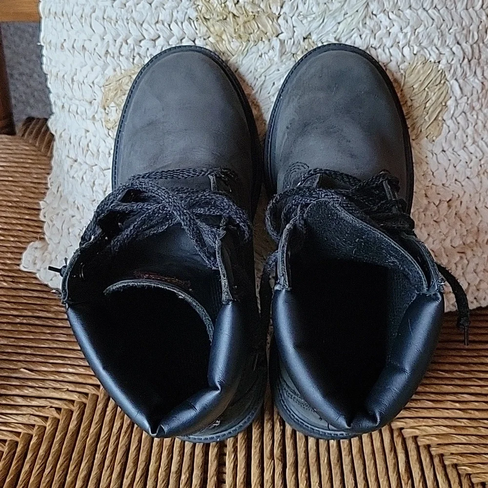 Timberland  boots, grayish black, size 4 junior